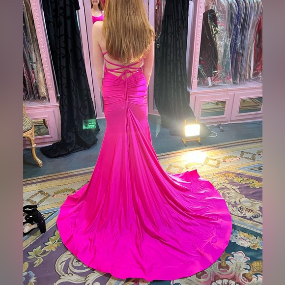 Fuchsia Sherri Hill Gown Size 000 - Picture 3 of 8